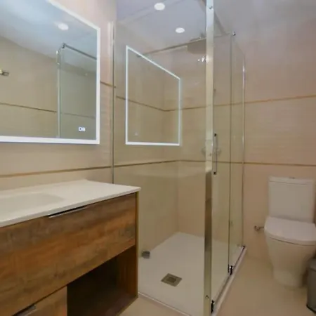 Piso Reformado Frente Al Mar. * Marbellac