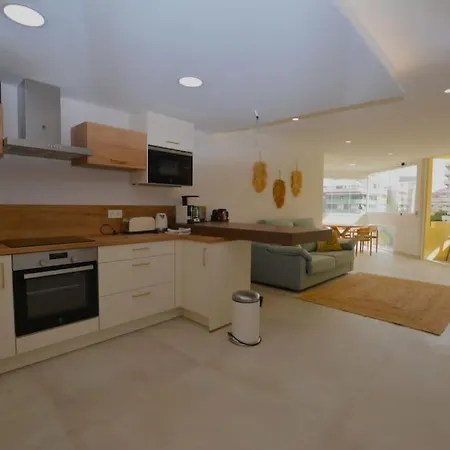 Piso Reformado Frente Al Mar. *