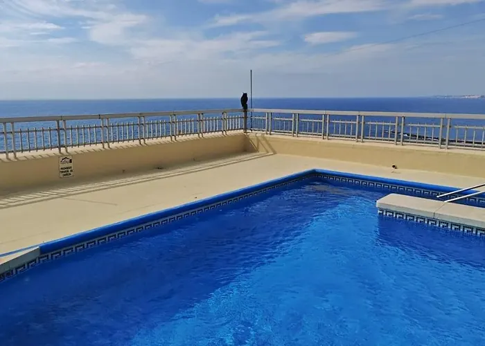 Piso Reformado Frente Al Mar. Apartament Marbella